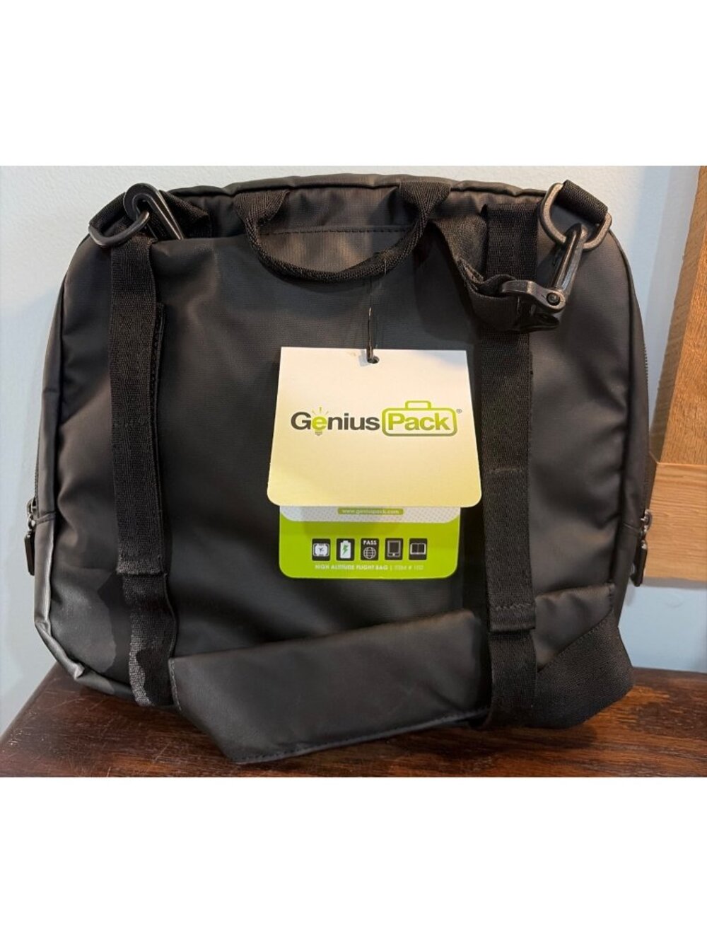 Genius Pack Hi Altitude Flight Bag Black Seatback Wrap Passport/Tablet/Magazine